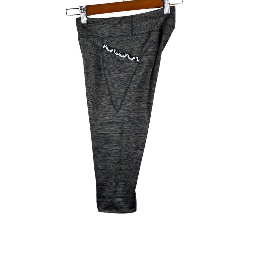 PATAGONIA Diversifly Capri Leggings in Heather Gray Size Small